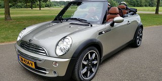 Mini Cooper Sidewalk 